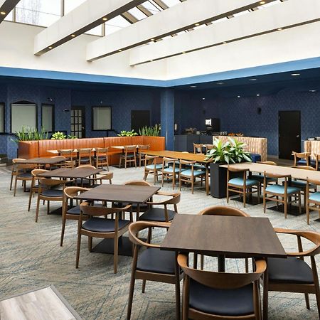 Four Points By Sheraton Edmonton South Εξωτερικό φωτογραφία