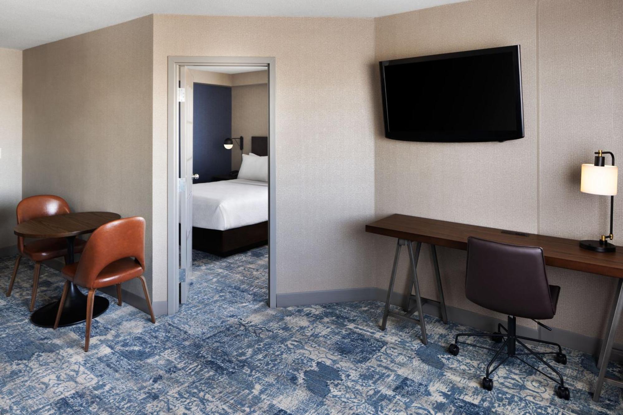 Four Points By Sheraton Edmonton South Εξωτερικό φωτογραφία
