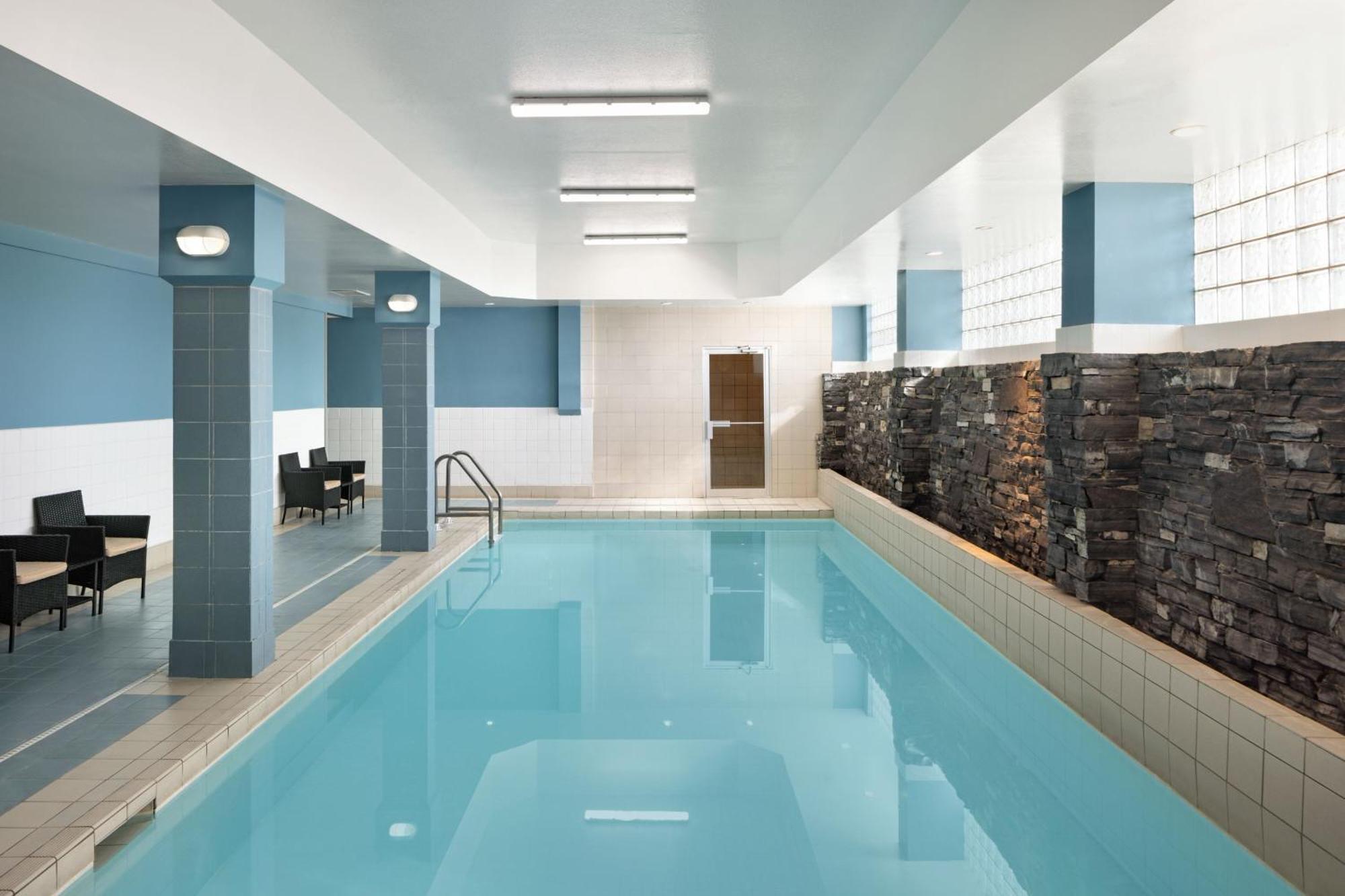 Four Points By Sheraton Edmonton South Εξωτερικό φωτογραφία