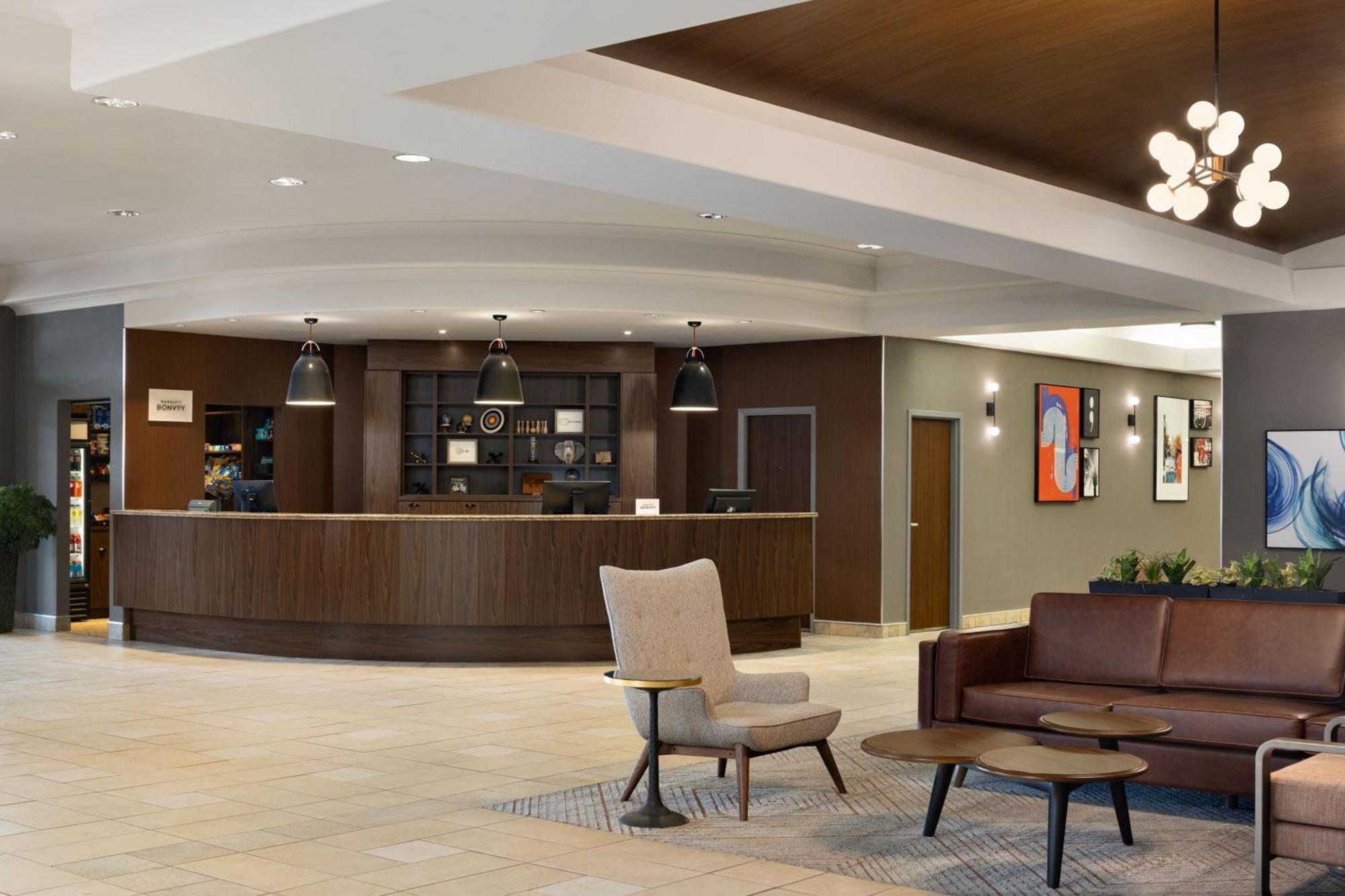 Four Points By Sheraton Edmonton South Εξωτερικό φωτογραφία