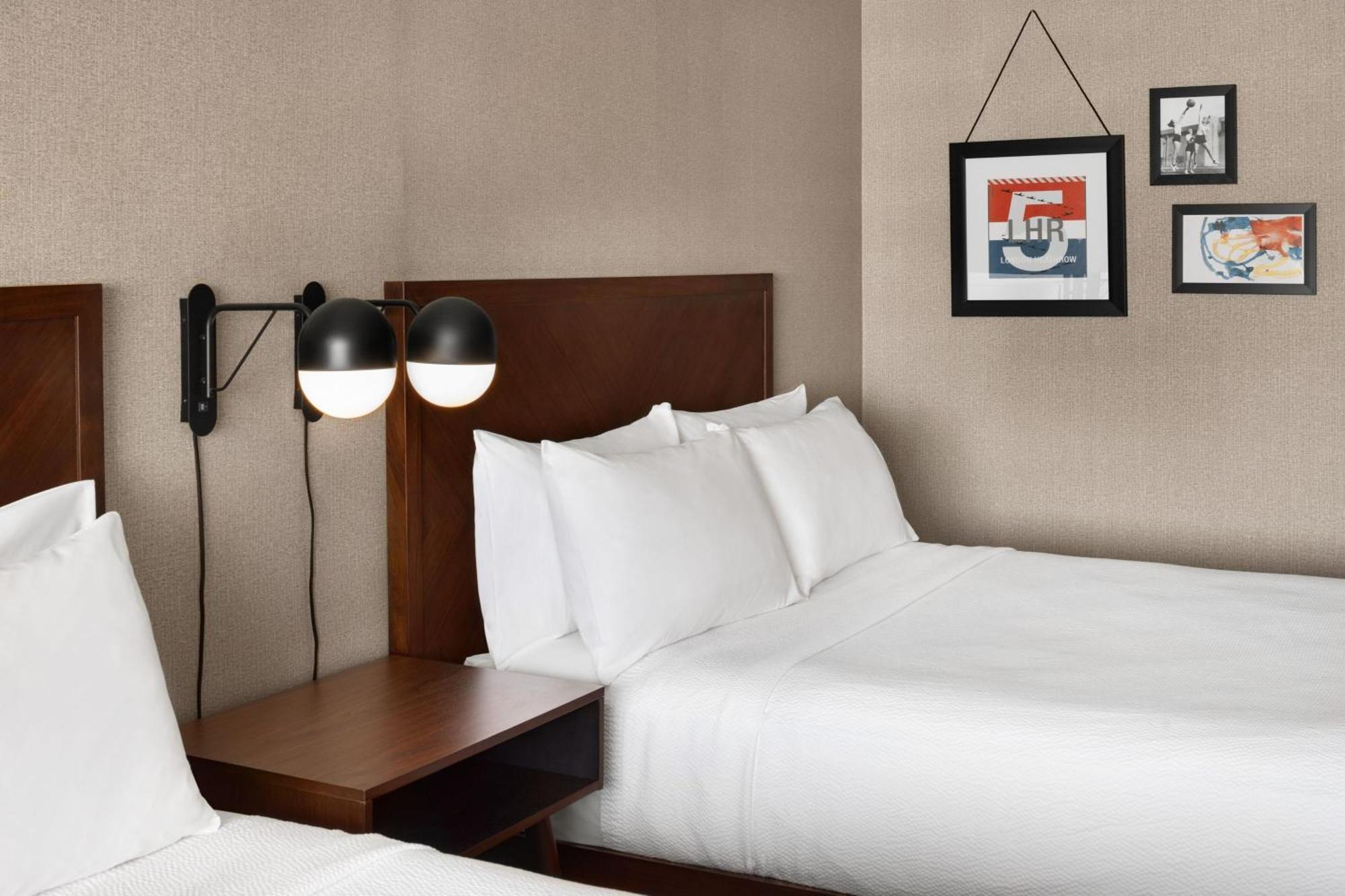 Four Points By Sheraton Edmonton South Εξωτερικό φωτογραφία