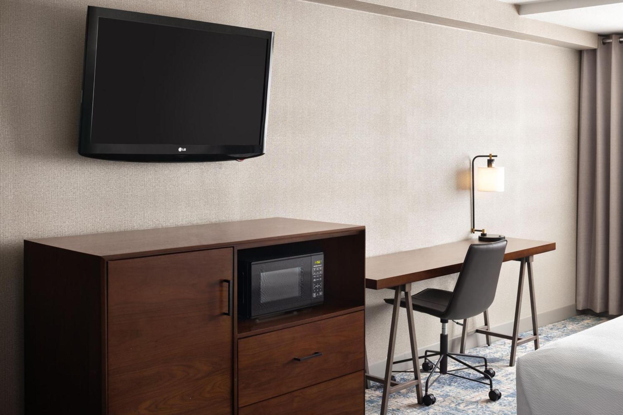 Four Points By Sheraton Edmonton South Εξωτερικό φωτογραφία