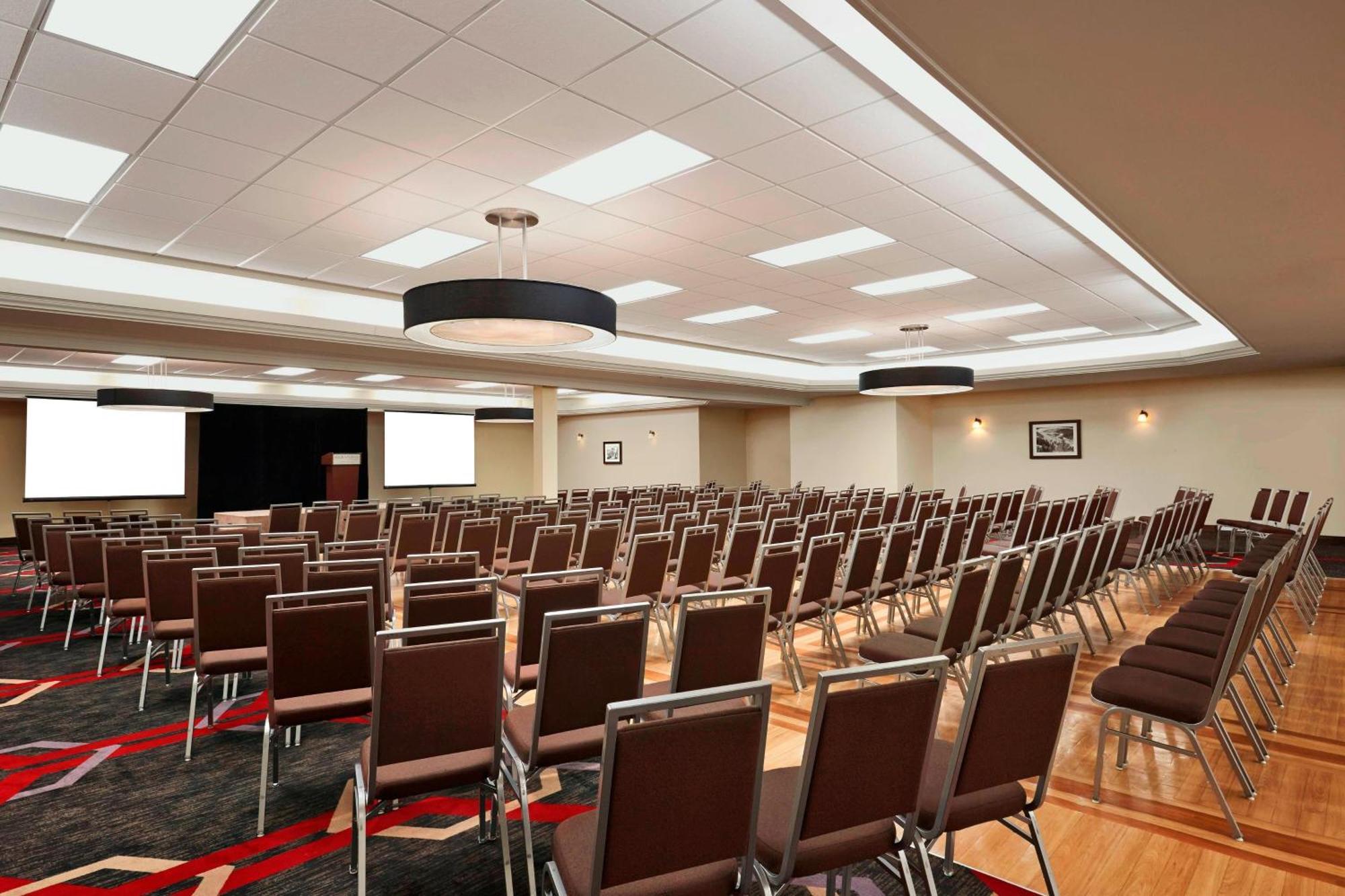 Four Points By Sheraton Edmonton South Εξωτερικό φωτογραφία