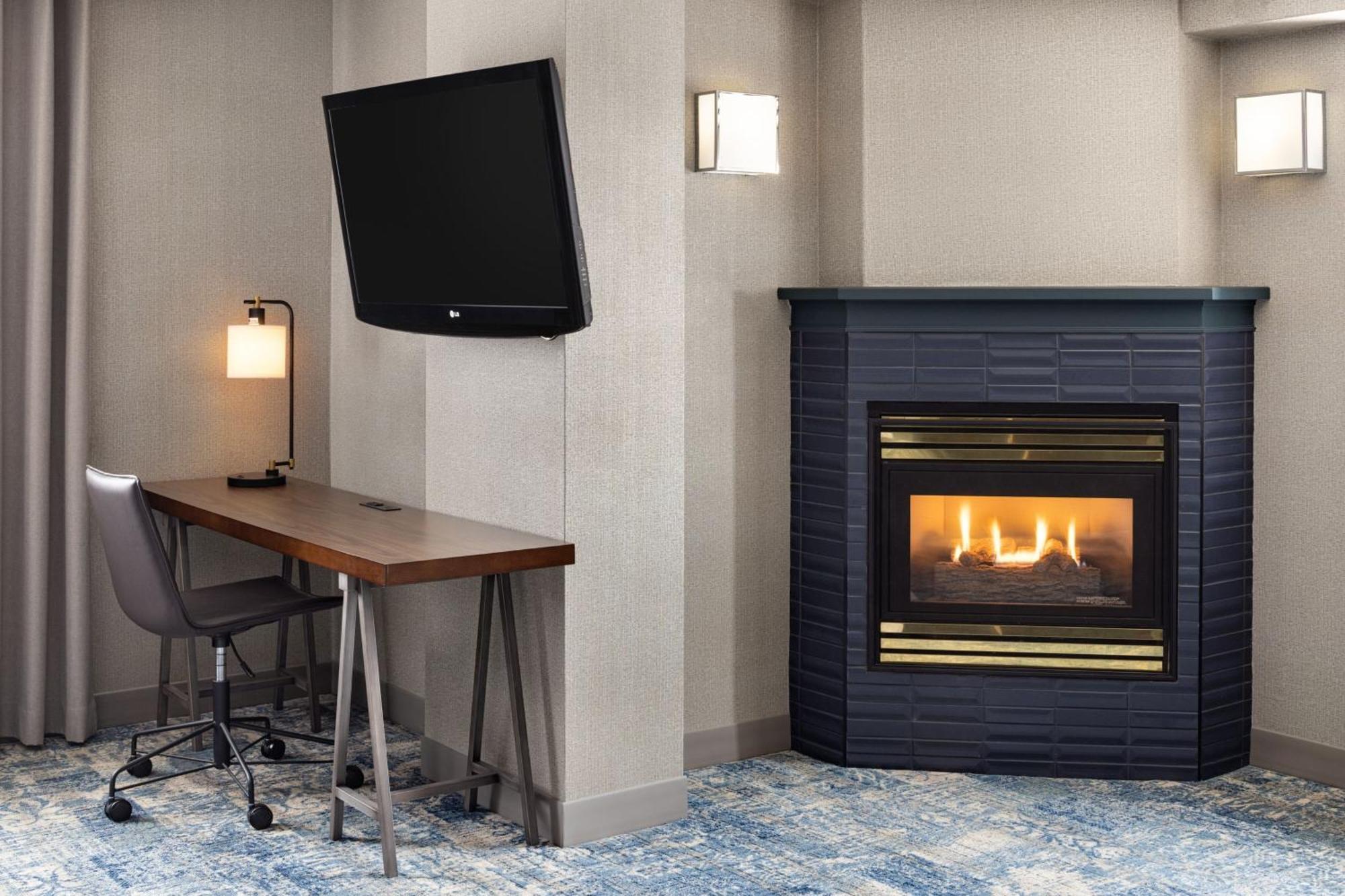 Four Points By Sheraton Edmonton South Εξωτερικό φωτογραφία