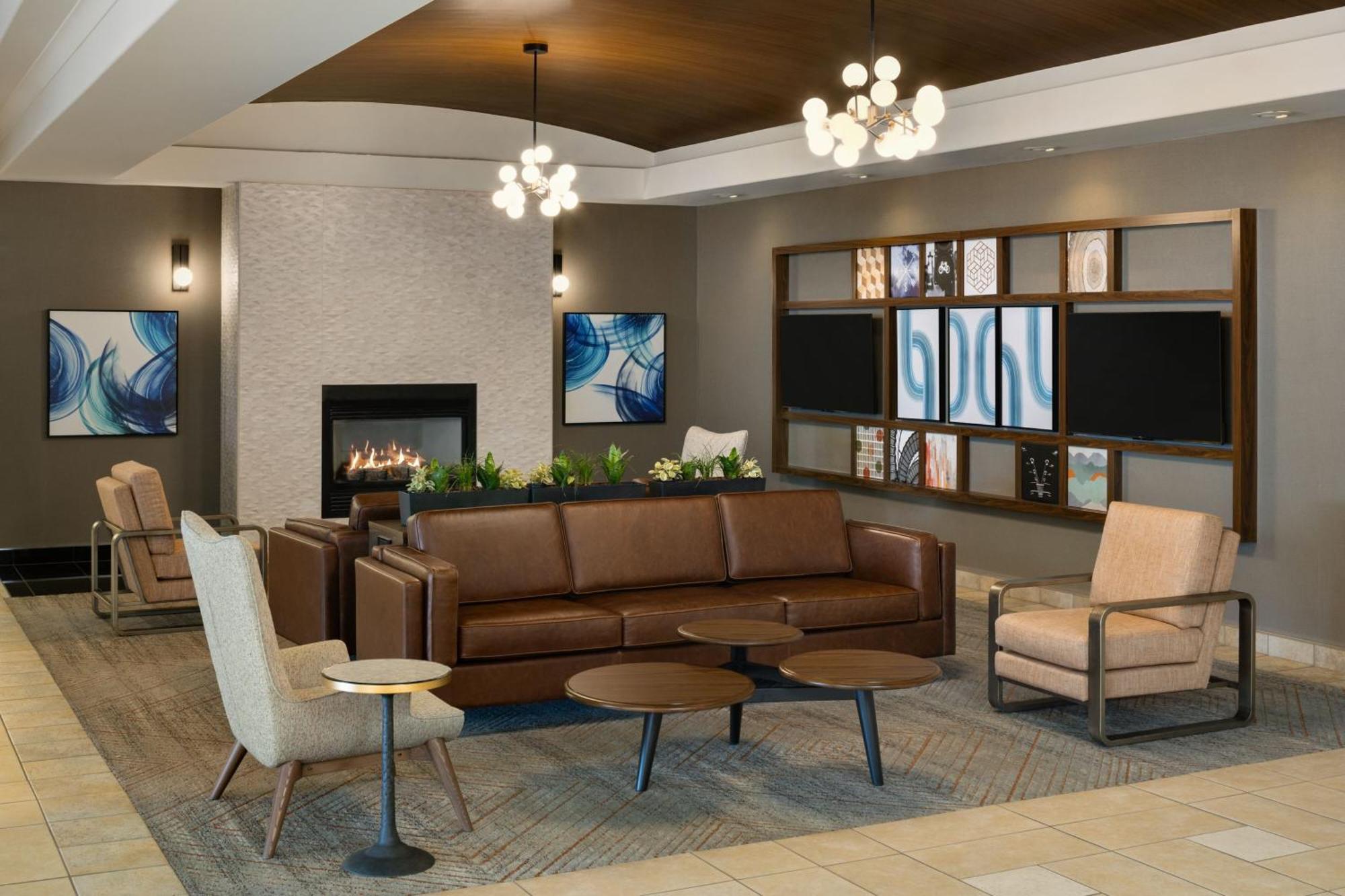 Four Points By Sheraton Edmonton South Εξωτερικό φωτογραφία