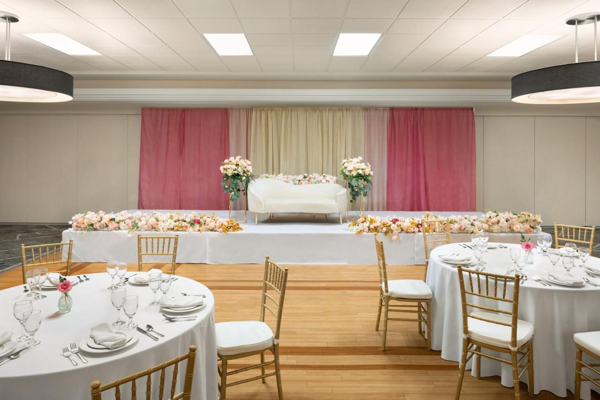 Four Points By Sheraton Edmonton South Εξωτερικό φωτογραφία