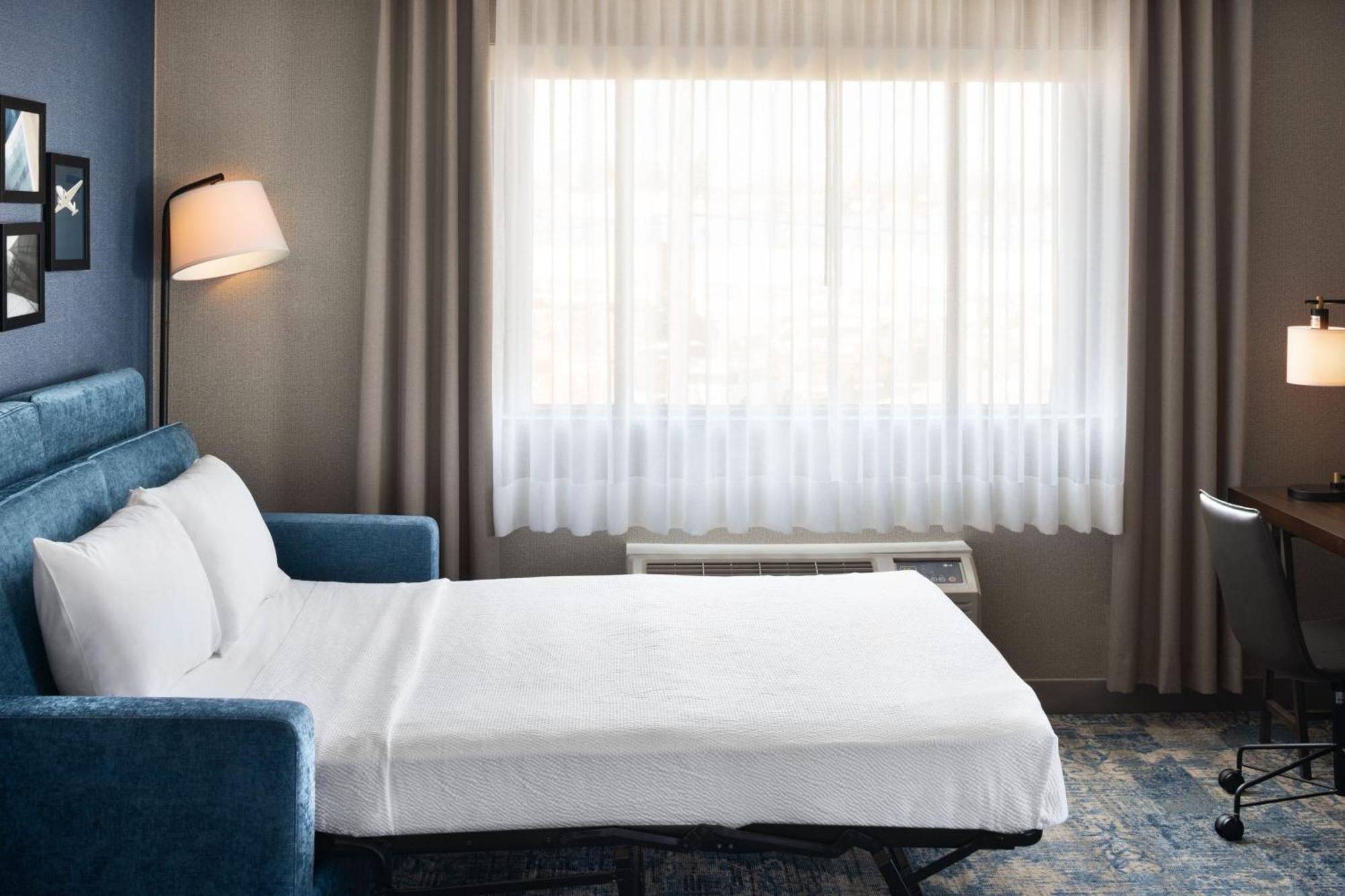 Four Points By Sheraton Edmonton South Εξωτερικό φωτογραφία
