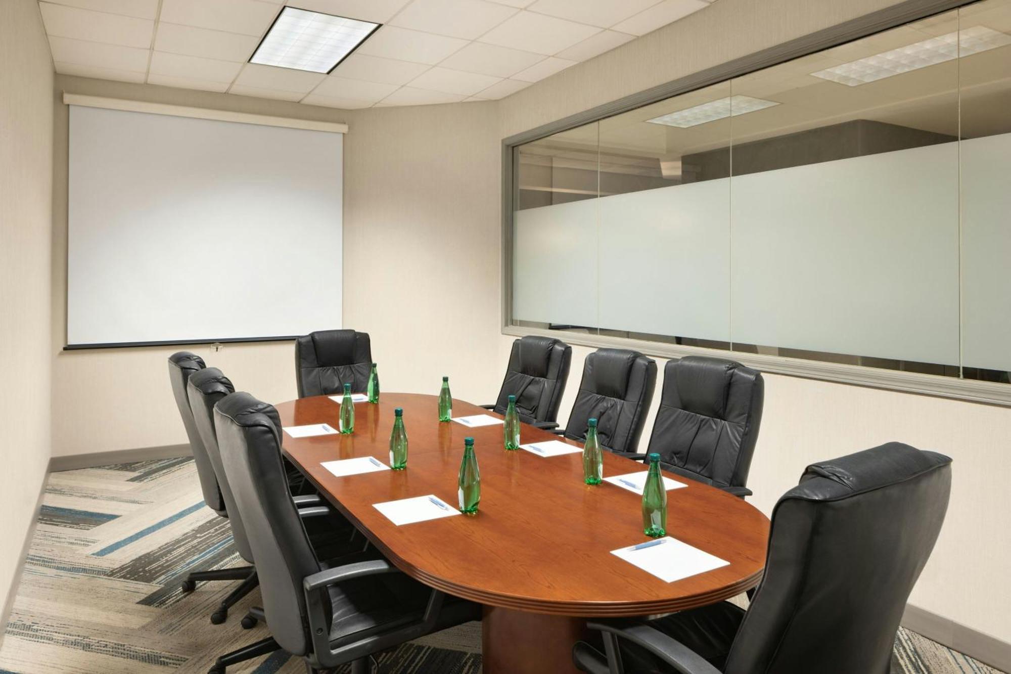Four Points By Sheraton Edmonton South Εξωτερικό φωτογραφία