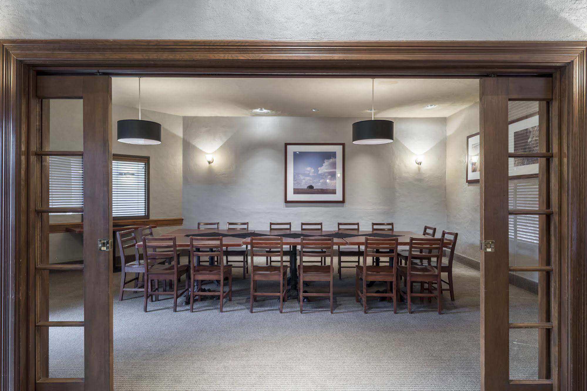 Four Points By Sheraton Edmonton South Εξωτερικό φωτογραφία